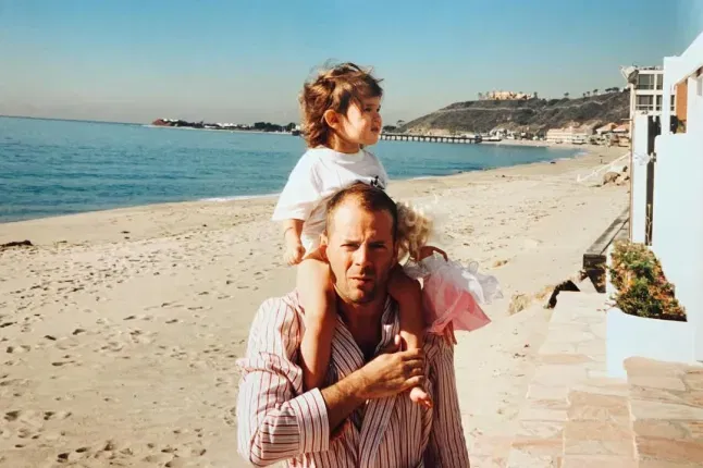 Poruszający wpis córki Bruce'a Willisa o stanie jej ojca. „Czuję głęboki ból w piersi”