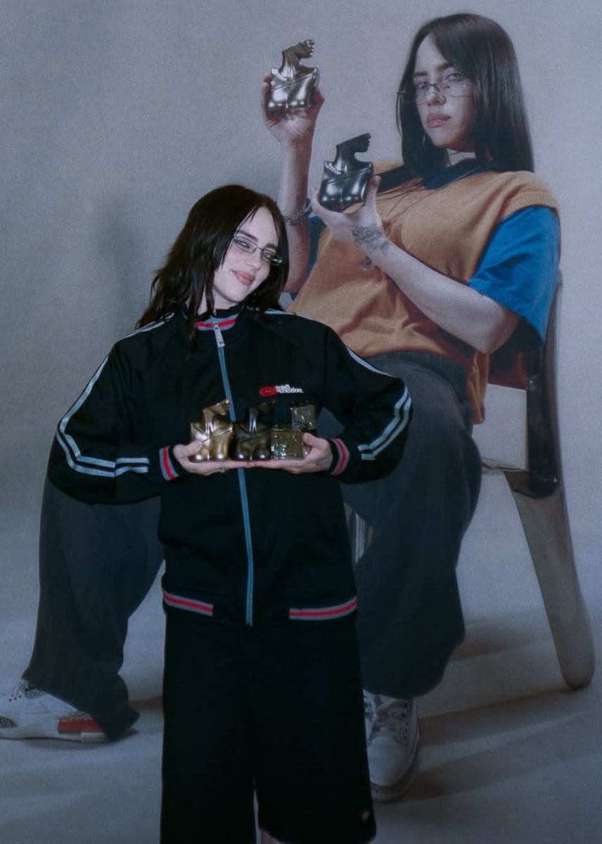 Krzesło projektu polskiego projektanta w kampanii perfum Billie Eilish