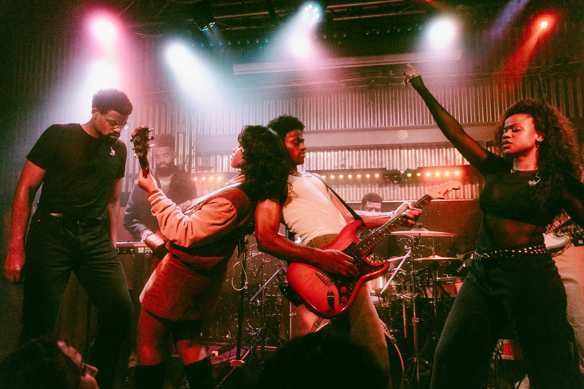 Sześć dróg do szczęścia: przewodnik po koncertach roku 2025, na które czekamy