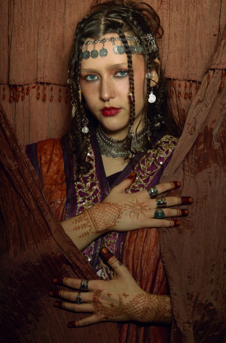 Karin Ann łamie serce i stereotypy w nowym singlu „i was never yours”