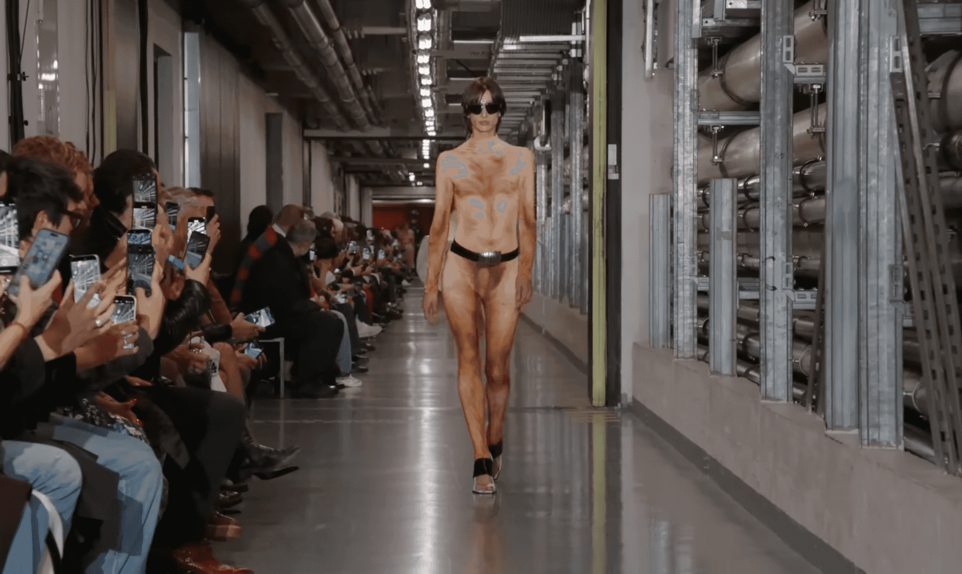 Nowa era Gaultiera? Duran Lantink wywraca wybieg do góry nogami