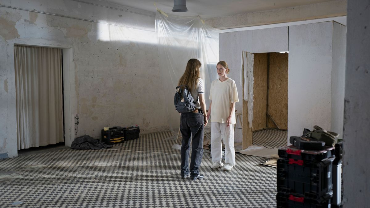 fot. kadr z filmu „Nie ma duchów w mieszkaniu na Dobrej” / Kino Świat