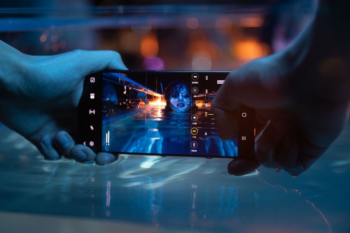 Zobaczcie klip do utworu Rosalie nagrany wyłącznie smartfonem Galaxy S21 Ultra 5G!