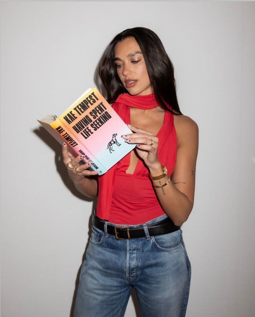 Dua Lipa otworzyła bibliotekę zakazanych książek