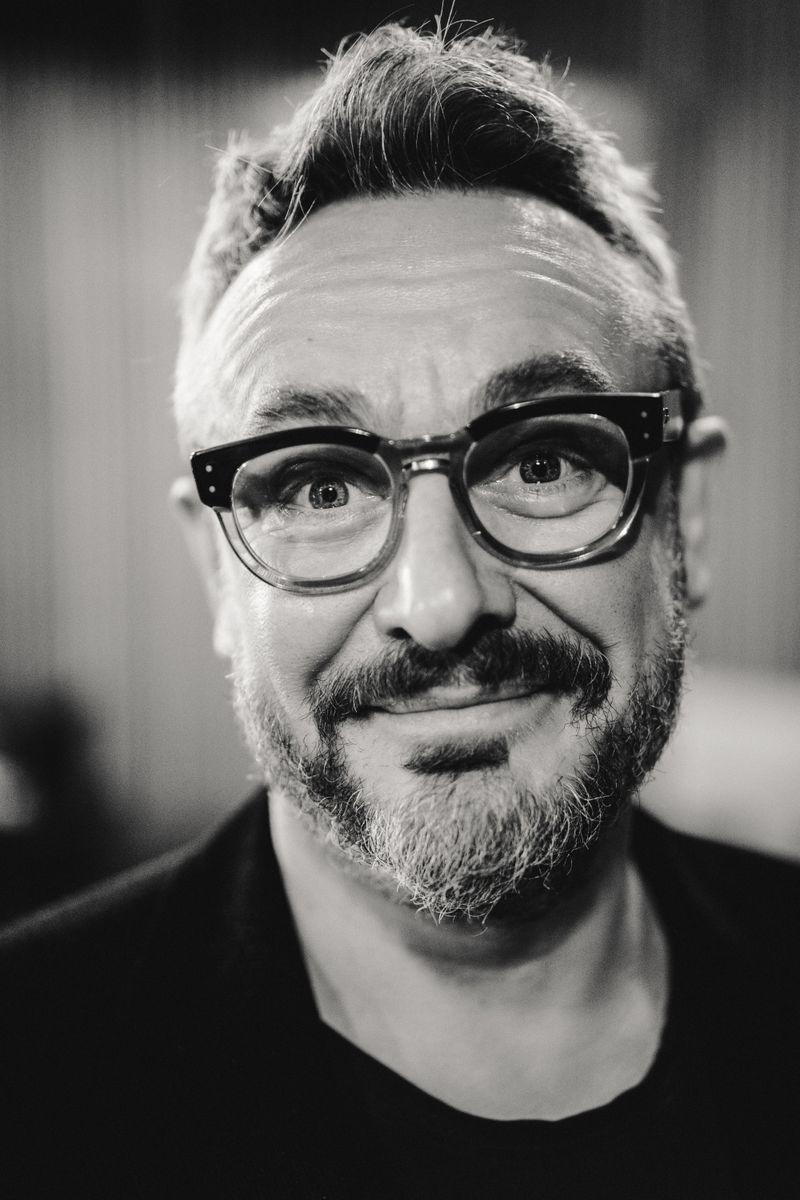 „Romans się skończył. Podajemy sobie dłonie i idziemy swoją drogą”. O nowej płycie rozmawiamy ze Spiętym [WYWIAD]