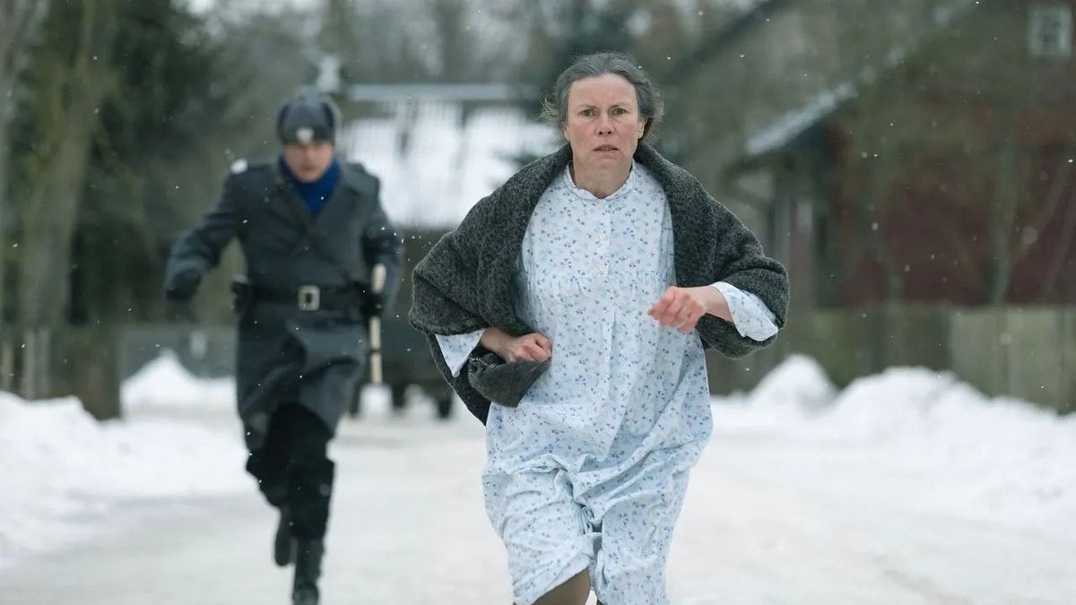 O granicy między prawdą a fałszem. Nowy serial Jana Holoubka o zbrodni połanieckiej wkrótce na HBO max