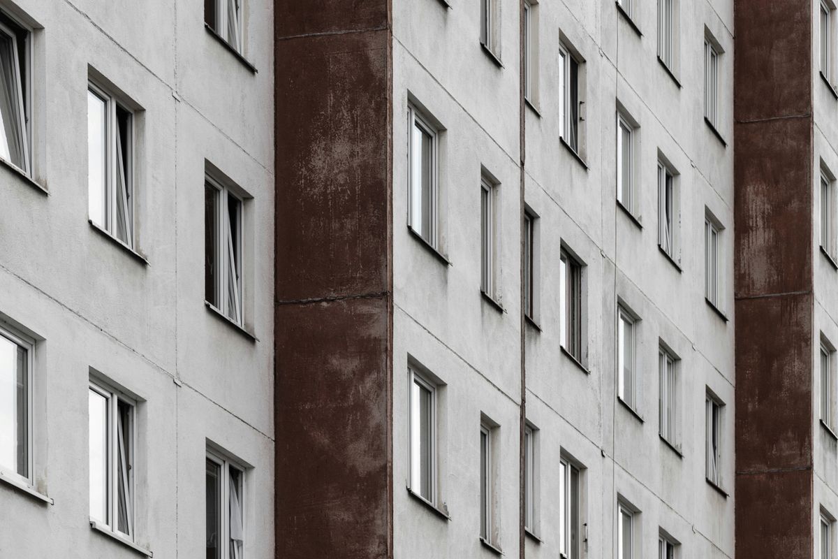 Bardziej opłaca się żyć w Paryżu niż w Warszawie. Polskie miasto 7. najdroższą stolicą w Europie [RAPORT]