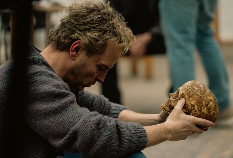 Andrew Scott w „Elsinore”: Hamlet, AIDS i szansa na Oscara
