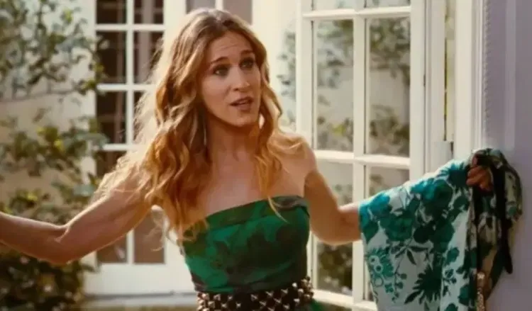 Kto się boi Carrie Bradshaw? Dlaczego Gen Z odrzuciła ikonę? [OPINIA]
