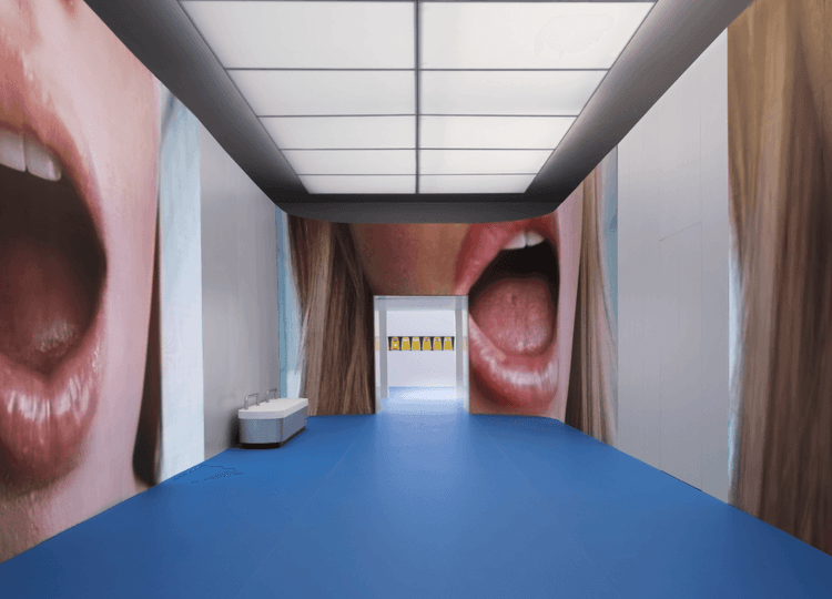 Bank spermy, Tik Tok i 208 plastikowych dzieci na 61. Biennale w Wenecji