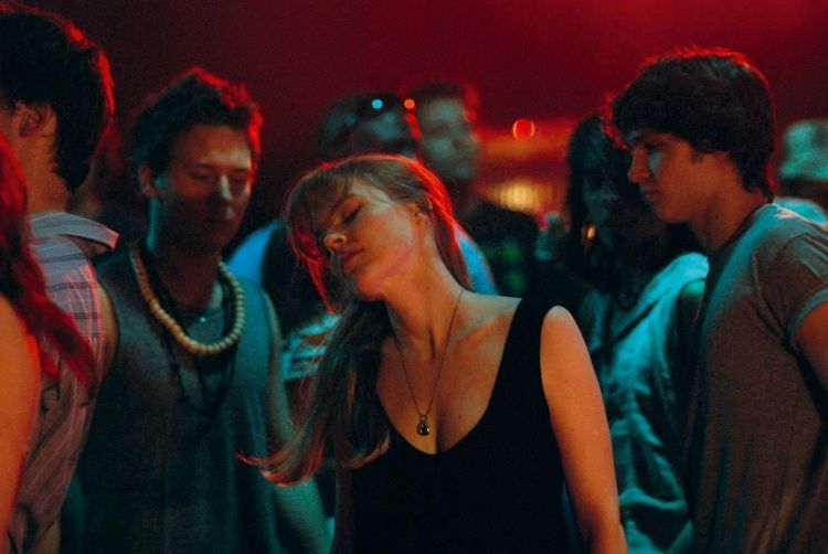 Pokolenie Z rezygnuje z pogoni za orgazmem. Czym jest karezza? 