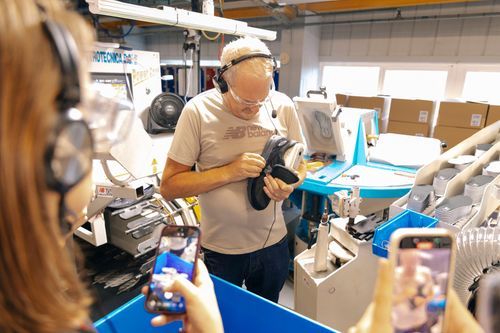 Ręczna robota. Odwiedziliśmy fabrykę New Balance we Flimby [RELACJA]