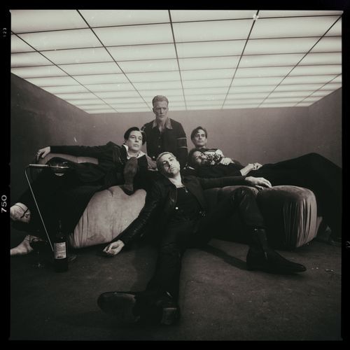 Basista Queens of the Stone Age: „Wielu fanów obruszy się, że zrobiliśmy coś niezgodnego z ich postrzeganiem Queens”