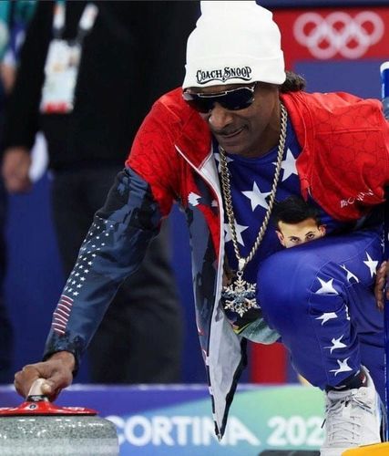 Snoop Dogg dostał polskiego pierożka. Maskotka, która skradła olimpiadę w Mediolanie [WIDEO]