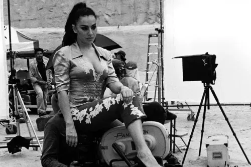 Moralność, awangarda i tożsamość. Kilka słów o nowym albumie Charli xcx 