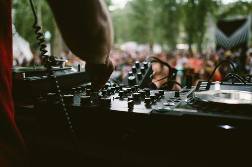 Nie tylko giganci. Małe festiwale muzyczne, które warto znać