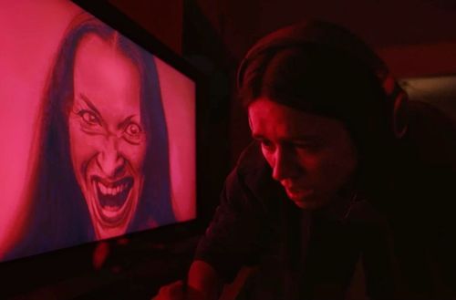 „undertone” – nowy horror studia A24 o nadprzyrodzonym podcaście [TRAILER]