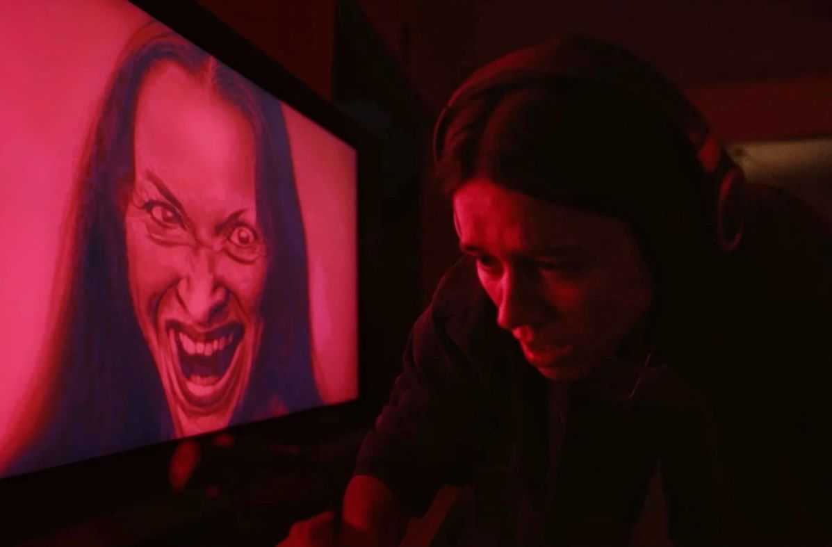 „undertone” – nowy horror studia A24 o nadprzyrodzonym podcaście [TRAILER]