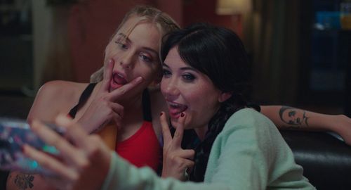 Najczęstsze wyszukiwania na Pornhubie. Intymne trendy współczesnego świata [RAPORT]