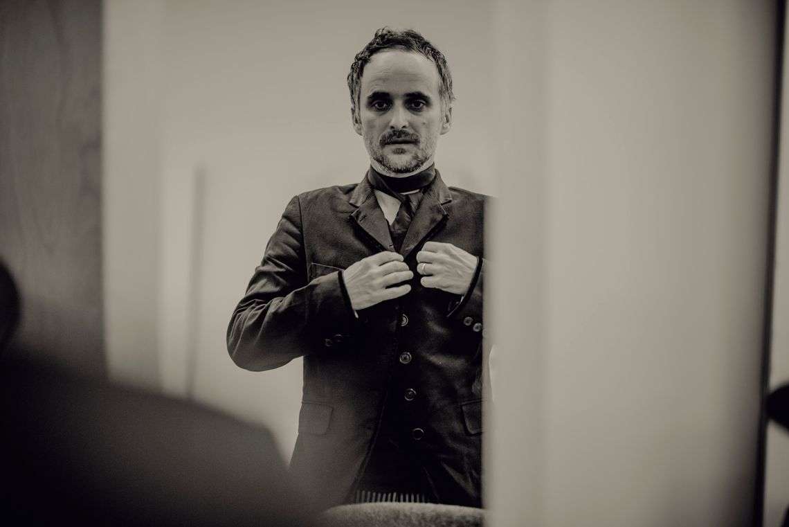 Artur Rojek przejmująco wykonuje kultowy meksykański utwór. To zapowiedź nowego albumu artysty