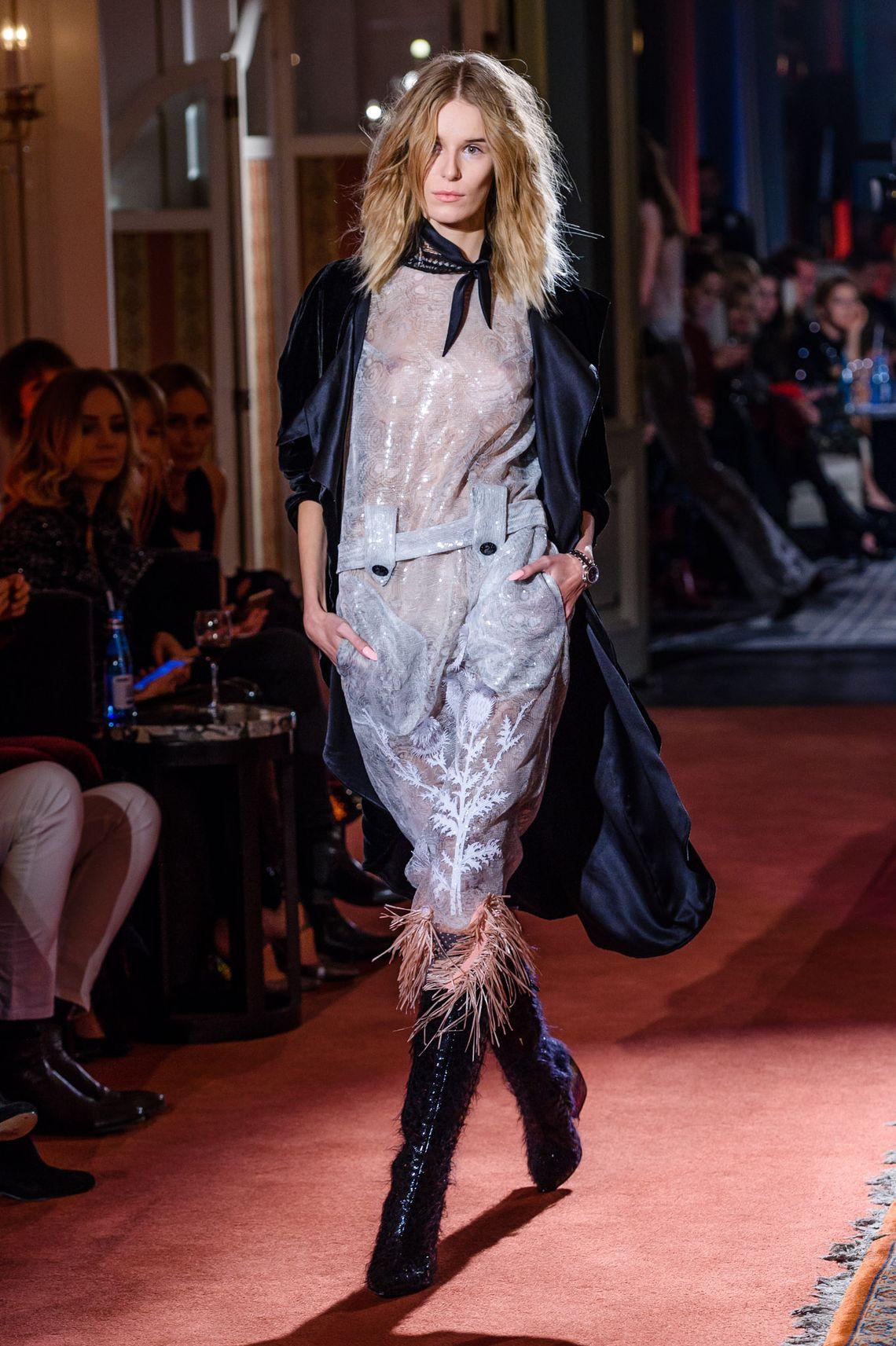 W centrum pokazu Gosi Baczyńskiej stanęło stylowe burdelowe łoże. Jeden z pokoi nawiązywał do domu publicznego na Dzikim Zachodzie