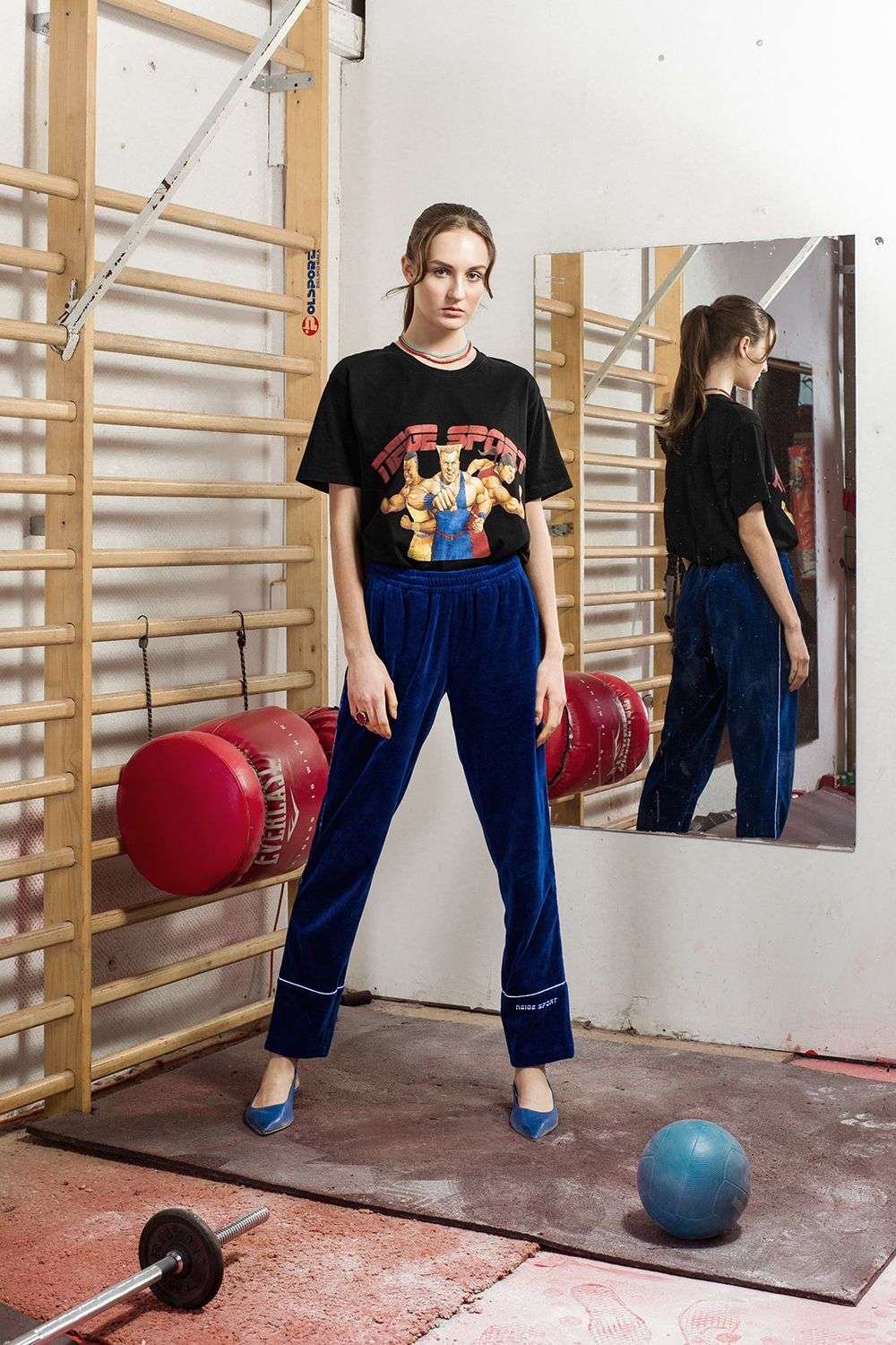 Neige ostro reinterpretuje ducha lat 90. i dwutysięcznych. Tkwi w nim nowy, designerski, polski duch