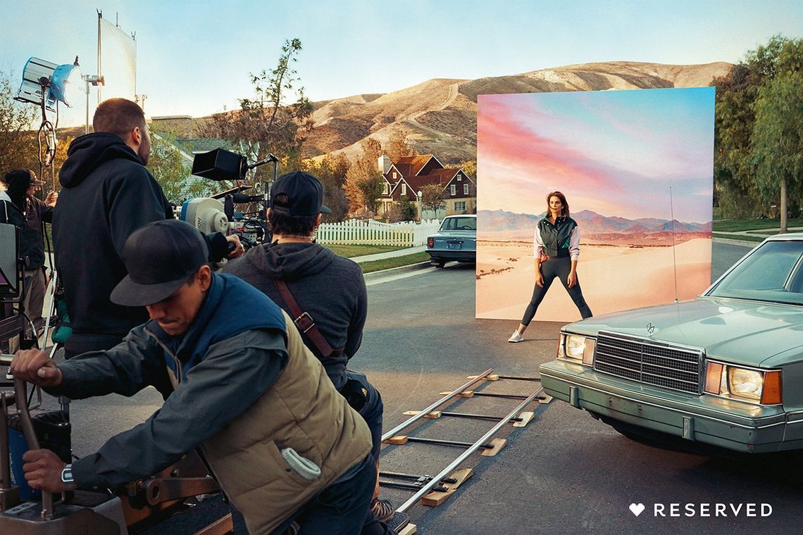 Cindy Crawford i gwiazda „Stranger Things” w klipie Gordona von Steinera dla Reserved. Polska marka prezentuje nową kolekcję