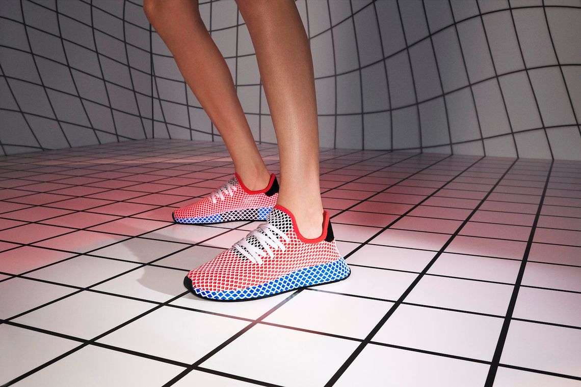 Niekonwencjonalna siatka zamiast trzech pasków. Adidas Originals wypuścił minimalistyczny model Deerupt