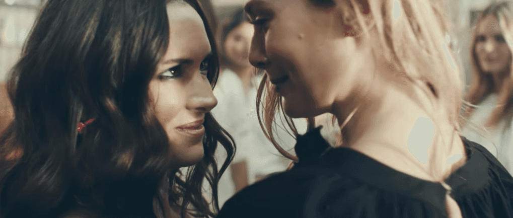 Winona Ryder i Elizabeth Olsen w roztańczonym spocie H&M