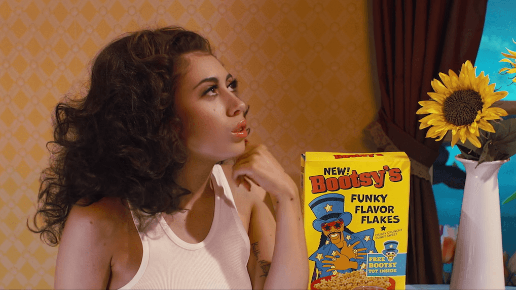 Mieszkała w samochodzie, a teraz wkracza do czołówki indie popu. To jeden z najważniejszych debiutów roku