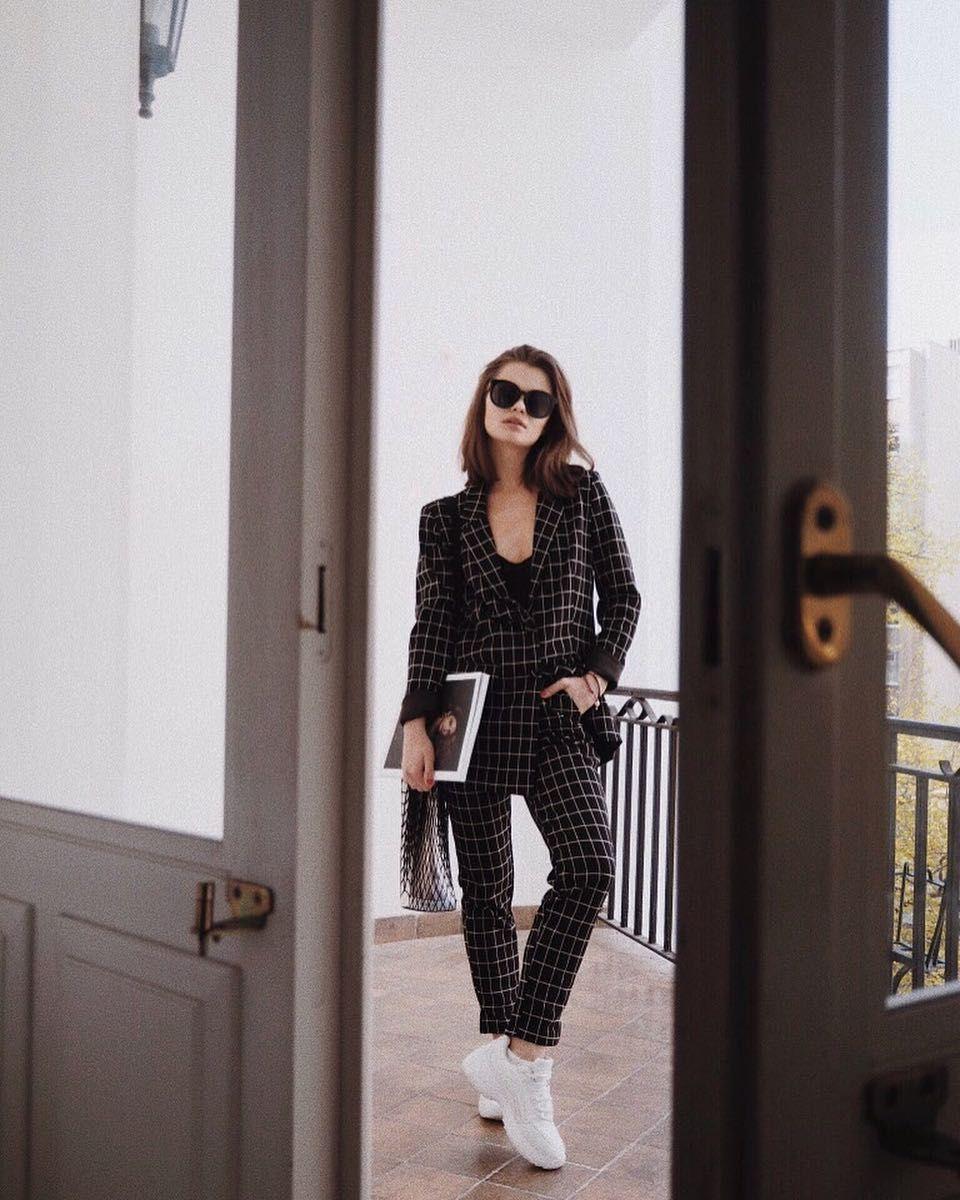 Dla tych osób codzienność nie oznacza nudy. Dynamiczni i przebojowi, łączą luz z klasyką