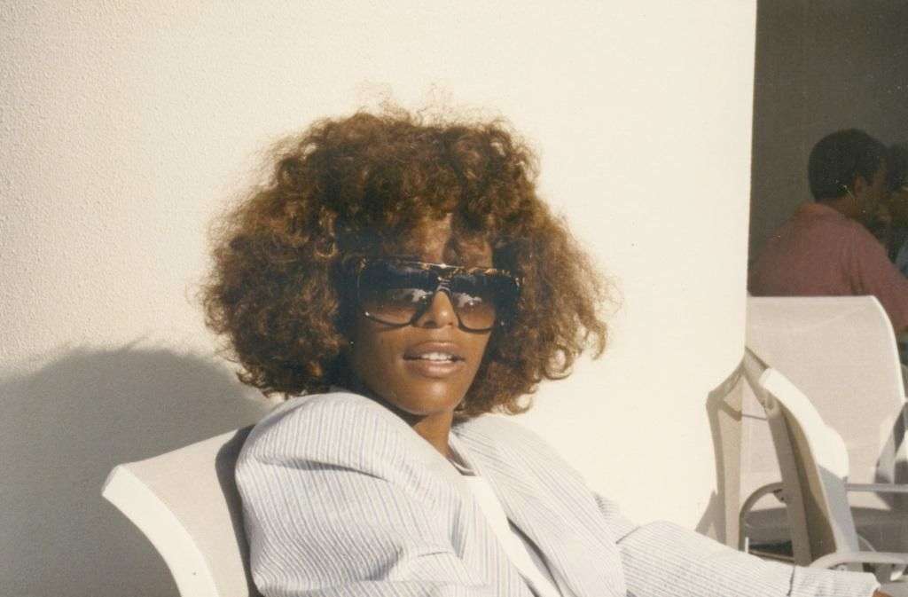 Filmowa biografia Whitney Houston to pozycja obowiązkowa dla fanów wielkiej diwy i nie tylko. Reżyserem jest laureat Oscara