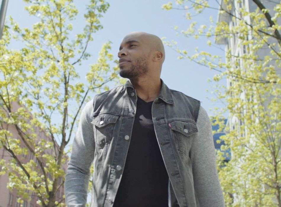 Andre Whyte zabrał nas na spacer po swojej Warszawie. Opowiedział co w niej ceni i zestawił jej współczesny obraz ze wspomnieniami