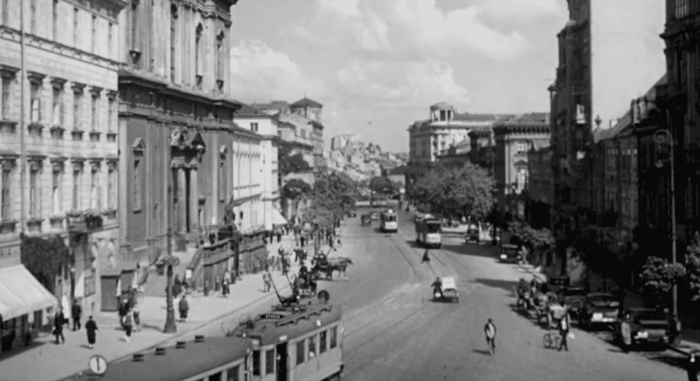 Dzięki tej aplikacji można zwiedzić ze smartfonem w ręku Warszawę sprzed 100 lat