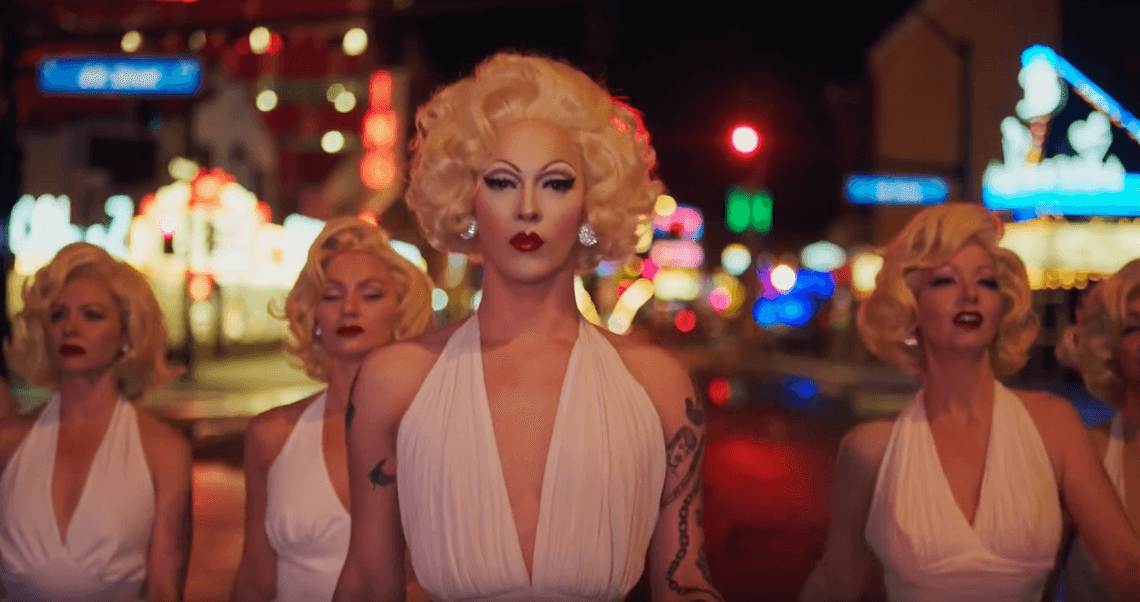 Sen na jawie w neonowym Las Vegas. Zobaczcie efektowne wideo od Prady