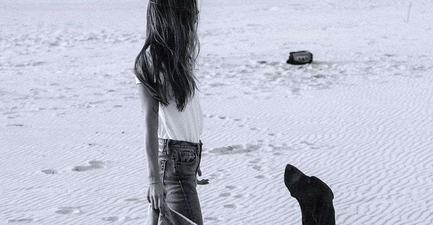 Ta instagramerka udowadnia, że najbardziej przyciąga nas to, co zakryte. Nie pokazuje twarzy, a obserwuje ją 100 tys. osób