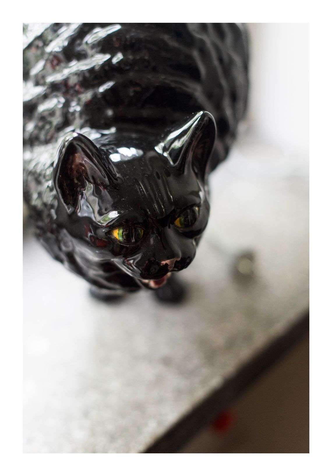 Prym sztuki i minimalizmu we wnętrzach projektantki biżuterii Agnieszki Kuczyńskiej i fizyka Jarka Nowotki