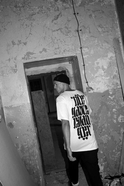 Limitowana kolekcja Answear oraz wybitnego grafika i typografa Oskara Podolskiego to manifest życia