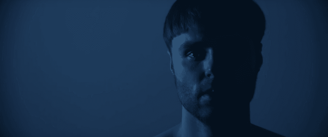 Marcin Januszkiewicz jako BLASK prezentuje nastrojowy klip. Aktor odważnie wkracza na scenę muzyczną