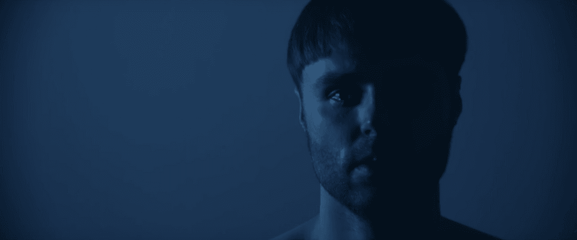 Marcin Januszkiewicz jako BLASK prezentuje nastrojowy klip. Aktor odważnie wkracza na scenę muzyczną