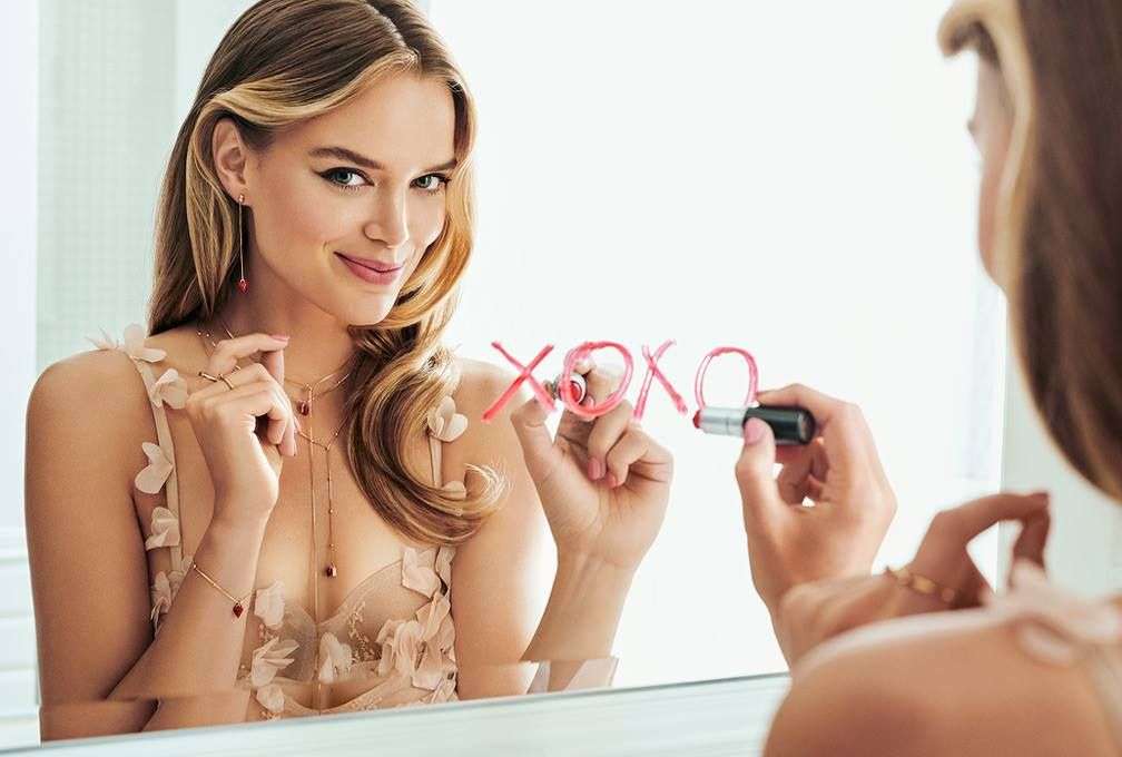 Hipnotyzująca Zosia Nowak w obiektywie Barta Pogody w jubileuszowej edycji słynnego kalendarza