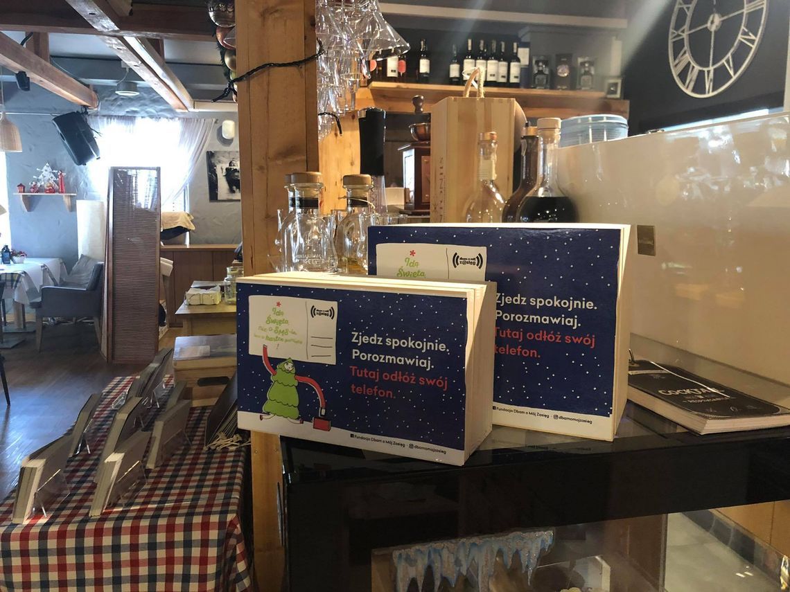 Świetna akcja gdyńskiej restauracji - tańsze jedzenie w zamian za odłożenie smartfona