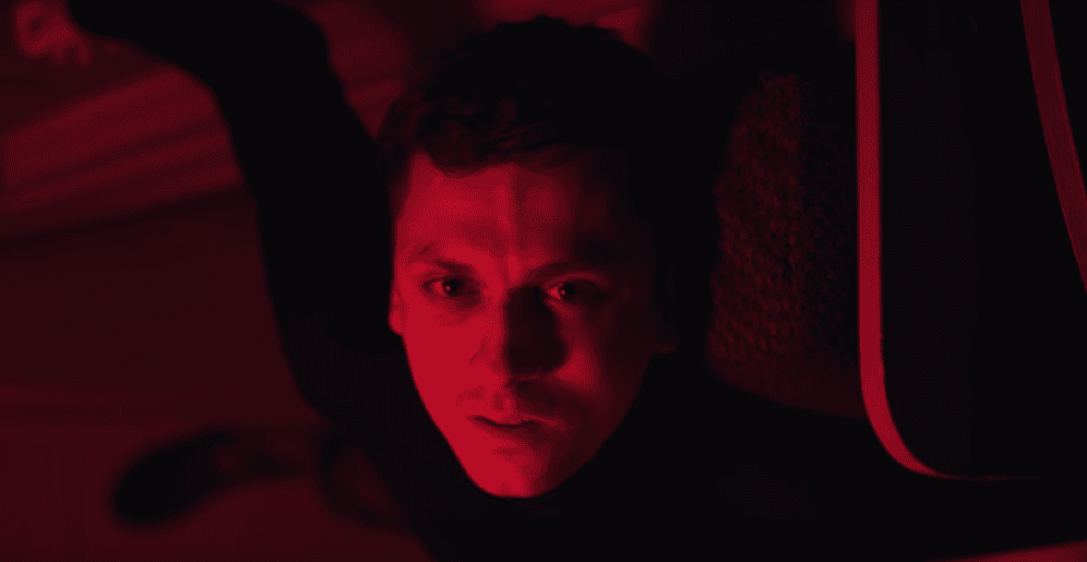 Nowy teledysk Baascha jest duszny i pełen napięcia