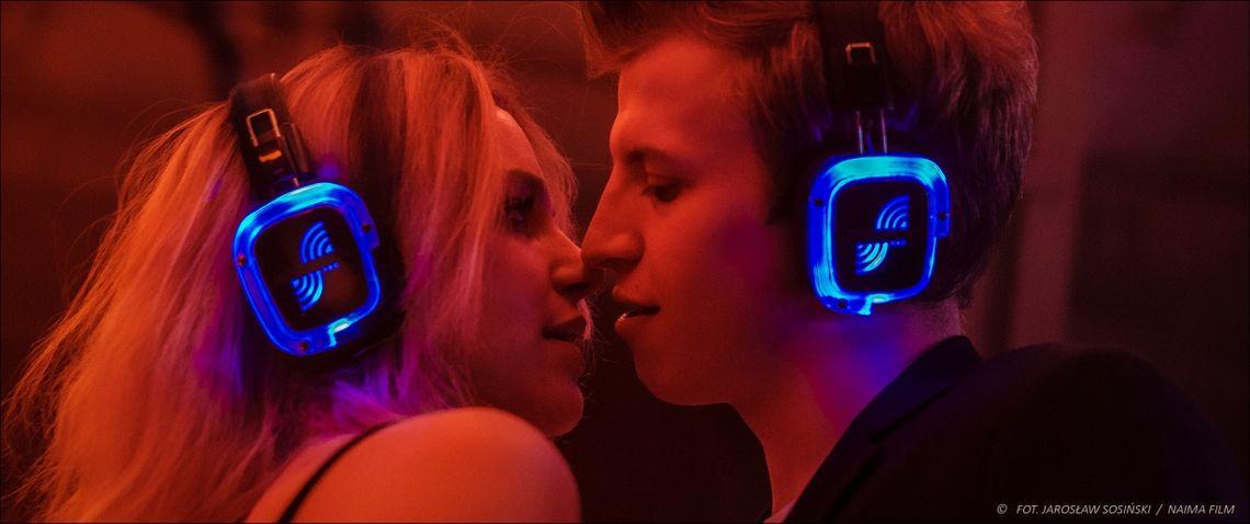 Pierwsze zdjęcia z sequela "Sali samobójców". Będzie to cyber-thriller inspirowany „Romeo i Julią”