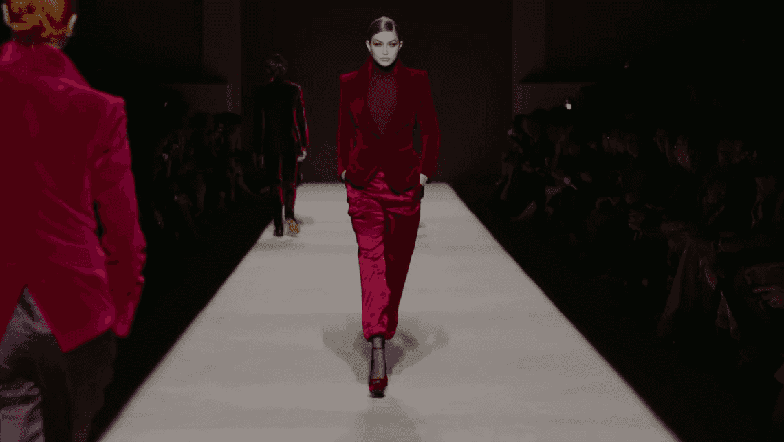 Największy hit sezonu w politycznym wydaniu u Toma Forda