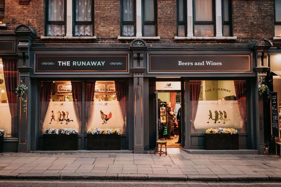 Powstał pub, w którym za przebiegnięte kilometry dostaje się piwo. Prezent dla biegaczy od New Balance'a