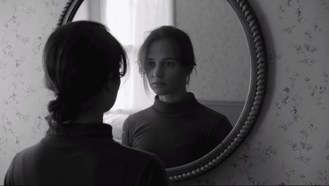 Alicia Vikander w nastrojowym klipie The National ukazującym miłosne rozterki