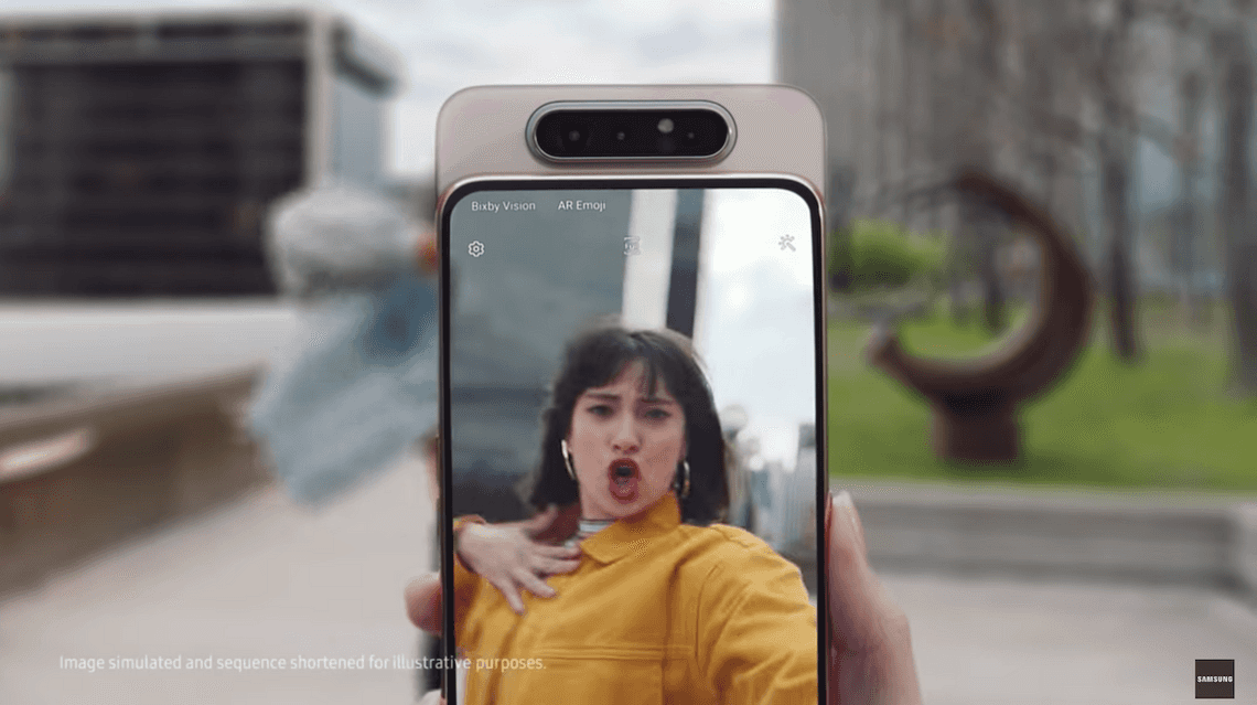 Samsung wypuścił telefon z najdziwniejszym aparatem na rynku, ale idealnym do selfie. Nie kosztuje fortuny