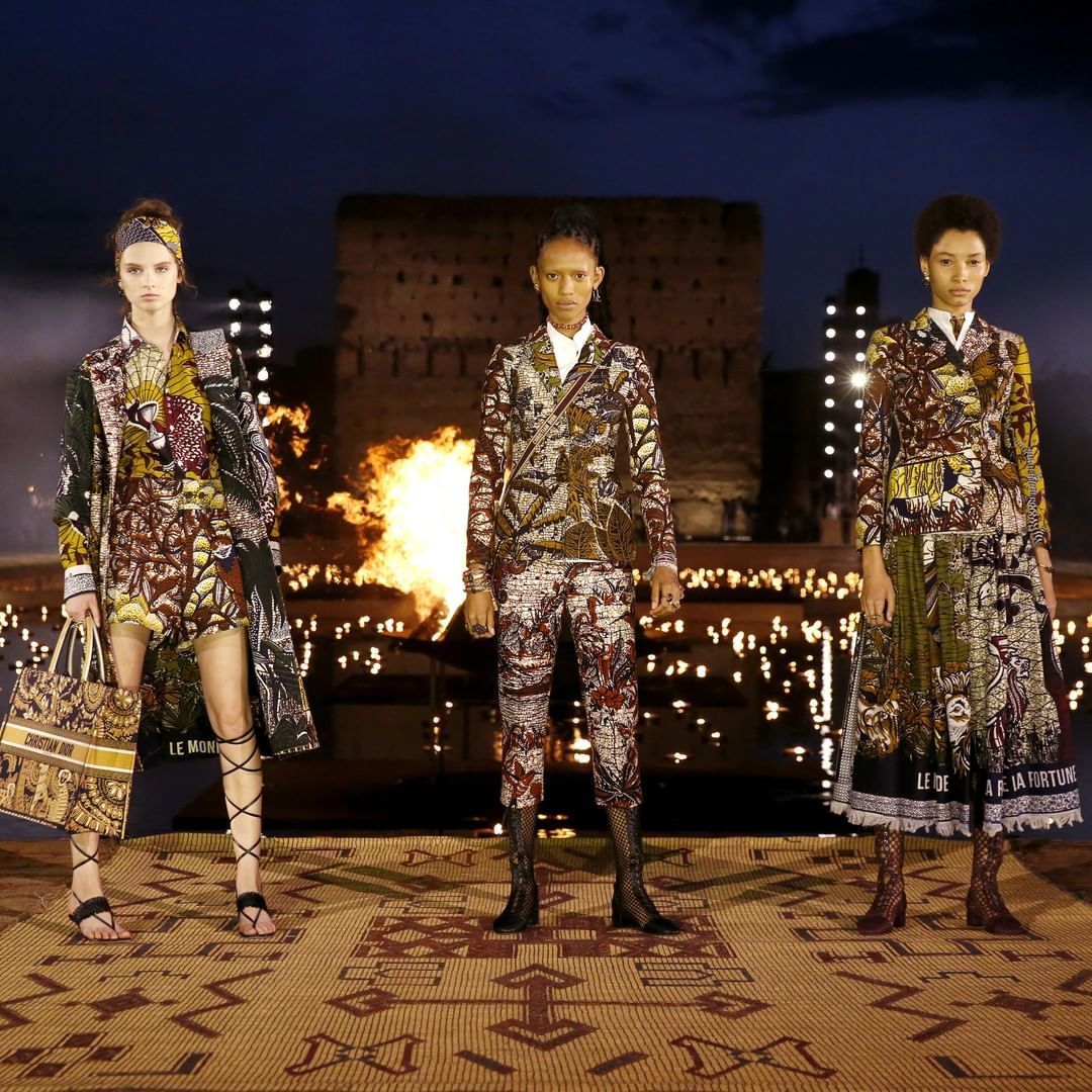 Spektakularny pokaz Diora w ruinach słynnego pałacu w Marakeszu. Kolekcja powstała we współpracy z afrykańskimi twórcami