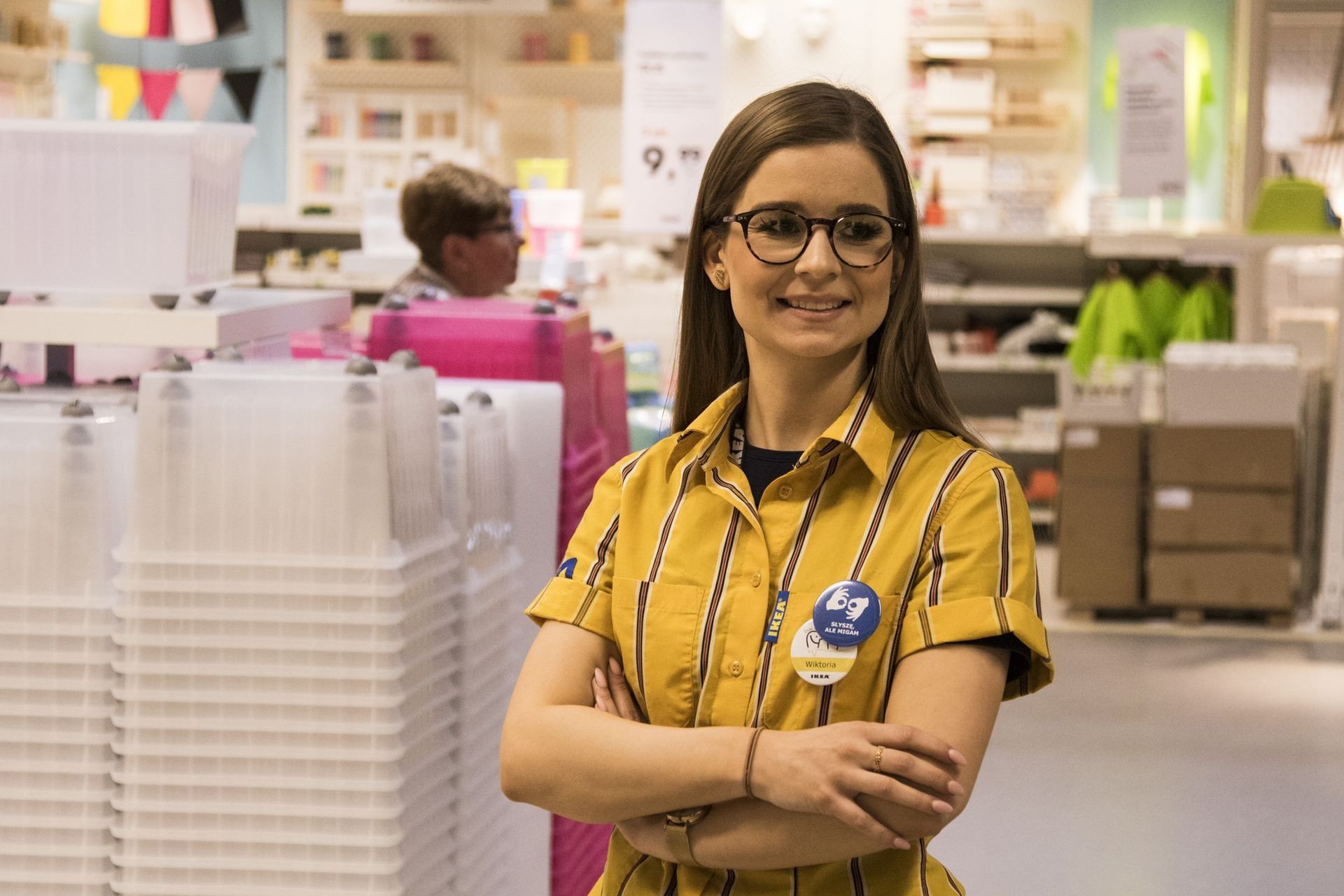 Pracownicy łódzkiego sklepu IKEA nauczyli się języka migowego. To inicjatywa dwóch sprzedawczyń - studentek logopedii